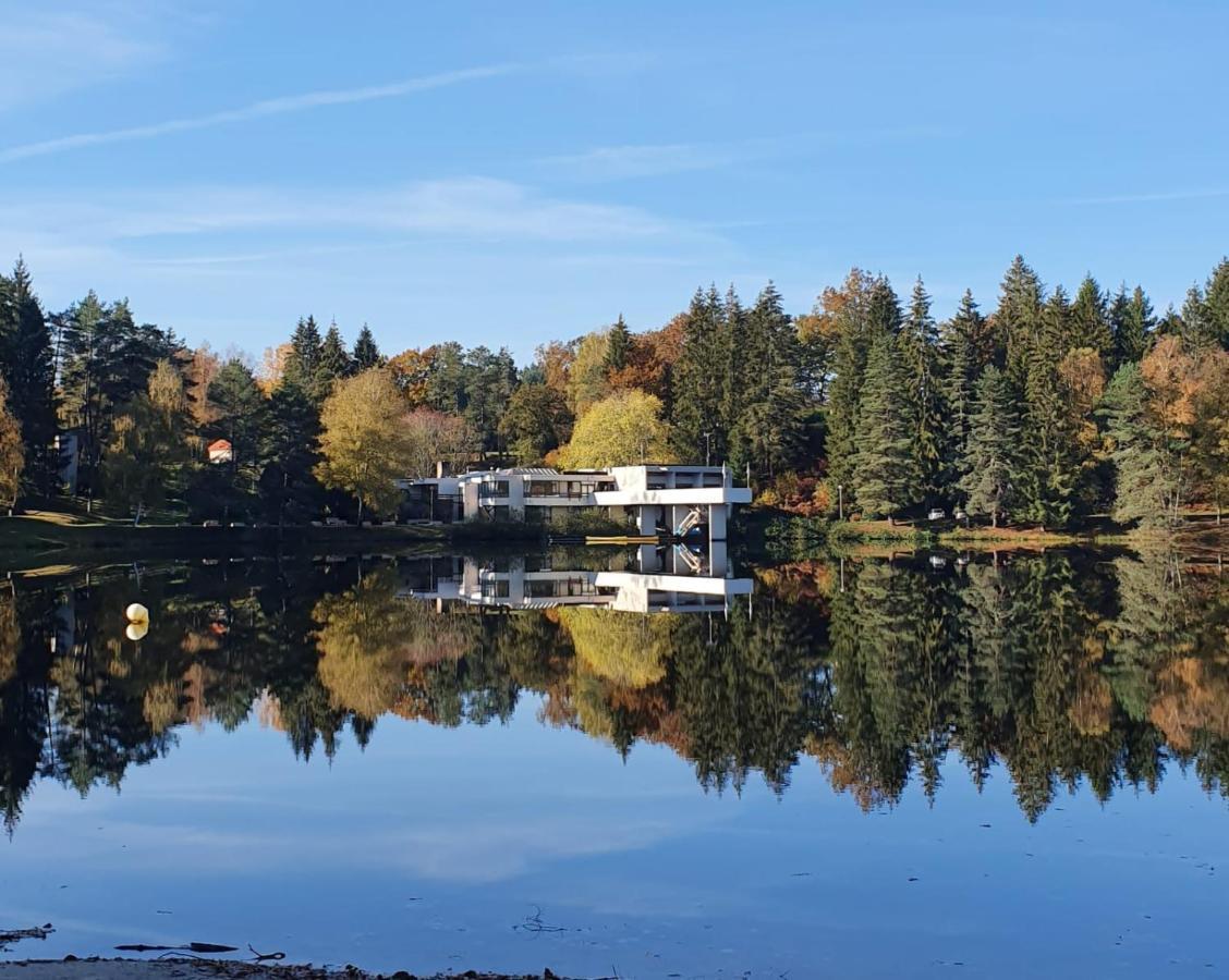 Hotel Vvf Eden Lake Égletons Exterior foto