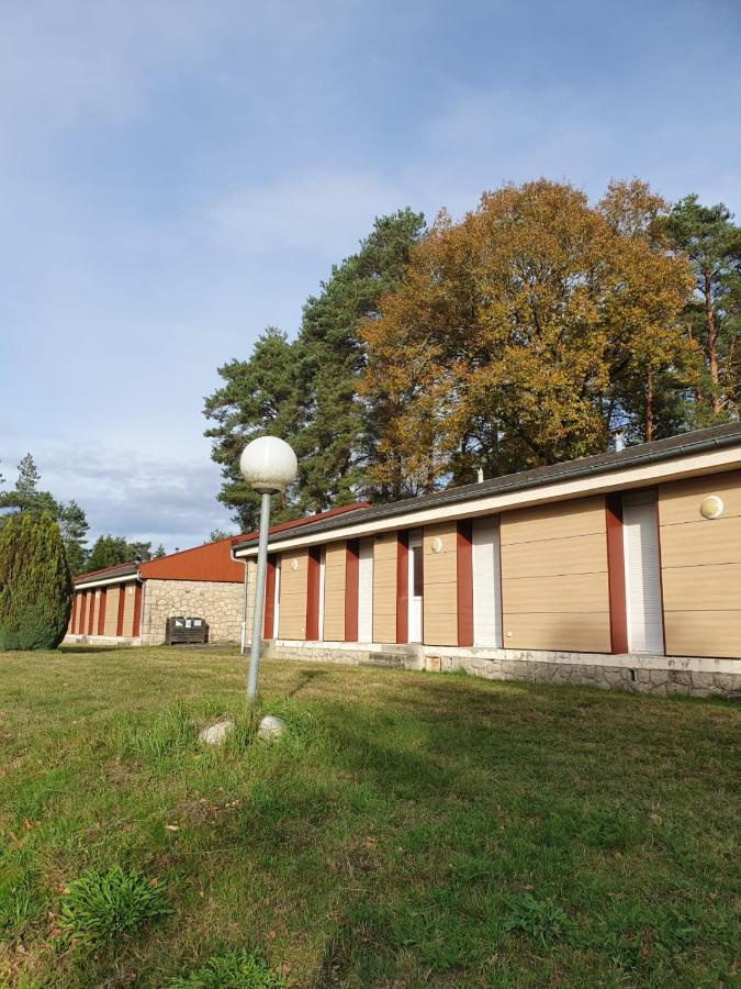 Hotel Vvf Eden Lake Égletons Exterior foto